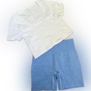 NWOT OQQ 2 Piece Ahtleisure Outfit Crop Top & Biker Shorts Medium